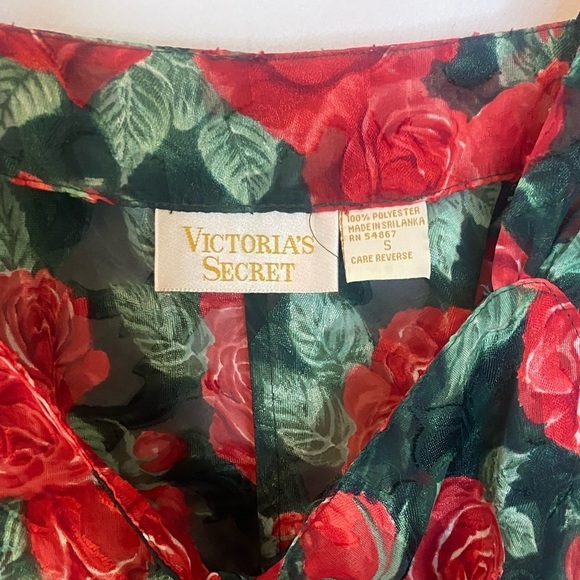 Victoria’s Secret Vintage Gold Label Rose Print Robe and Slip Pajama Set - Picture 9 of 12